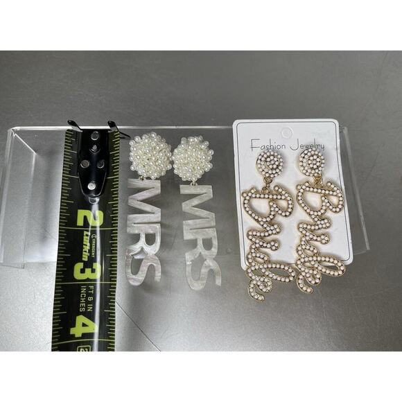 Bride & MRS Statement Earrings Beaded Faux Pearl Bridal Bachelorette Set Of 2 - Picture 3 of 3